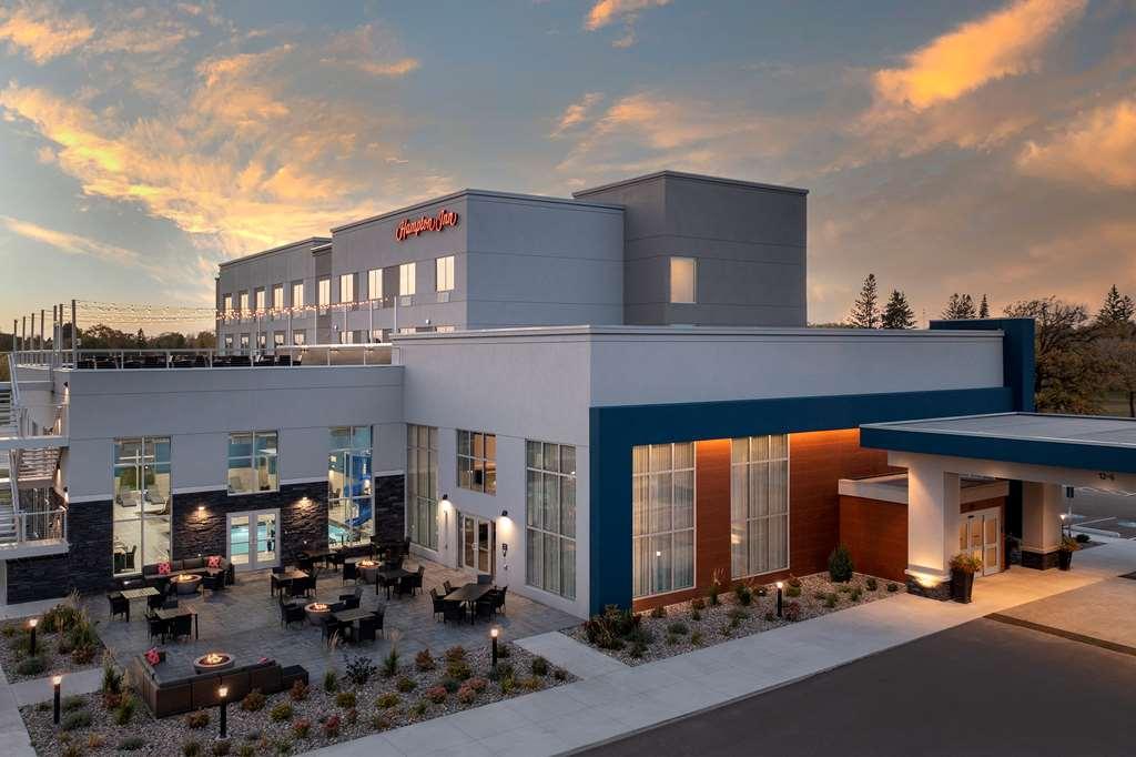 Hampton Inn Warroad Exterior photo